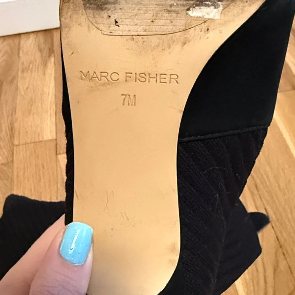 Marc Fisher Elegant Black Stretchy Ankle Boots size 7 - Picture 2 of 4